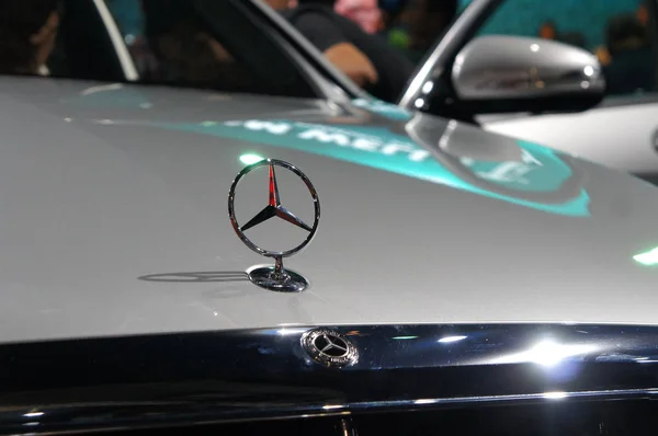 Kuala Lumpur Malaysia November 2018 Selecionado Focado Emblema Carro Mercedes — Fotografia de Stock