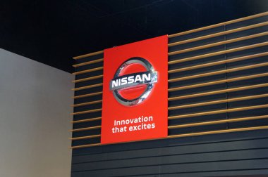 Kuala Lumpur, Malezya-23 Kasım 2018: seçili Nissan araba ticari amblemi ve marka logosu üzerinde duruldu. Araba yapı bir Japon ünlü otomobil üretim tarafından. 