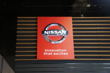 Kuala Lumpur, Malezya-23 Kasım 2018: seçili Nissan araba ticari amblemi ve marka logosu üzerinde duruldu. Araba yapı bir Japon ünlü otomobil üretim tarafından. 