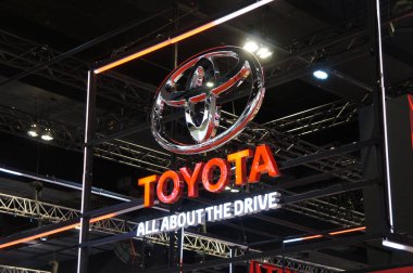 Kuala Lumpur, Malezya-23 Mart 2018: seçilen Toyota ticari marka amblemi ve logolar üzerinde duruldu. Toyota Japonya'dan dünyanın ünlü ve en büyük otomobil üreten biridir.   