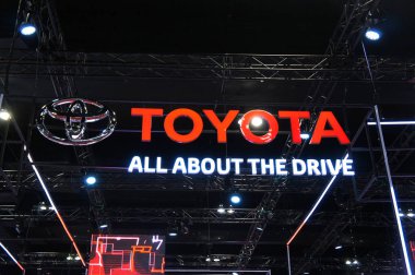 Kuala Lumpur, Malezya-23 Mart 2018: seçilen Toyota ticari marka amblemi ve logolar üzerinde duruldu. Toyota Japonya'dan dünyanın ünlü ve en büyük otomobil üreten biridir.   
