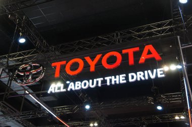 Kuala Lumpur, Malezya-23 Mart 2018: seçilen Toyota ticari marka amblemi ve logolar üzerinde duruldu. Toyota Japonya'dan dünyanın ünlü ve en büyük otomobil üreten biridir.   
