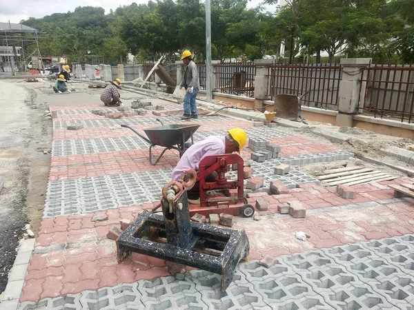 Kuala Lumpur Malaysia November 2017 Construction Workers Installing Arranging Precast — стоковое фото