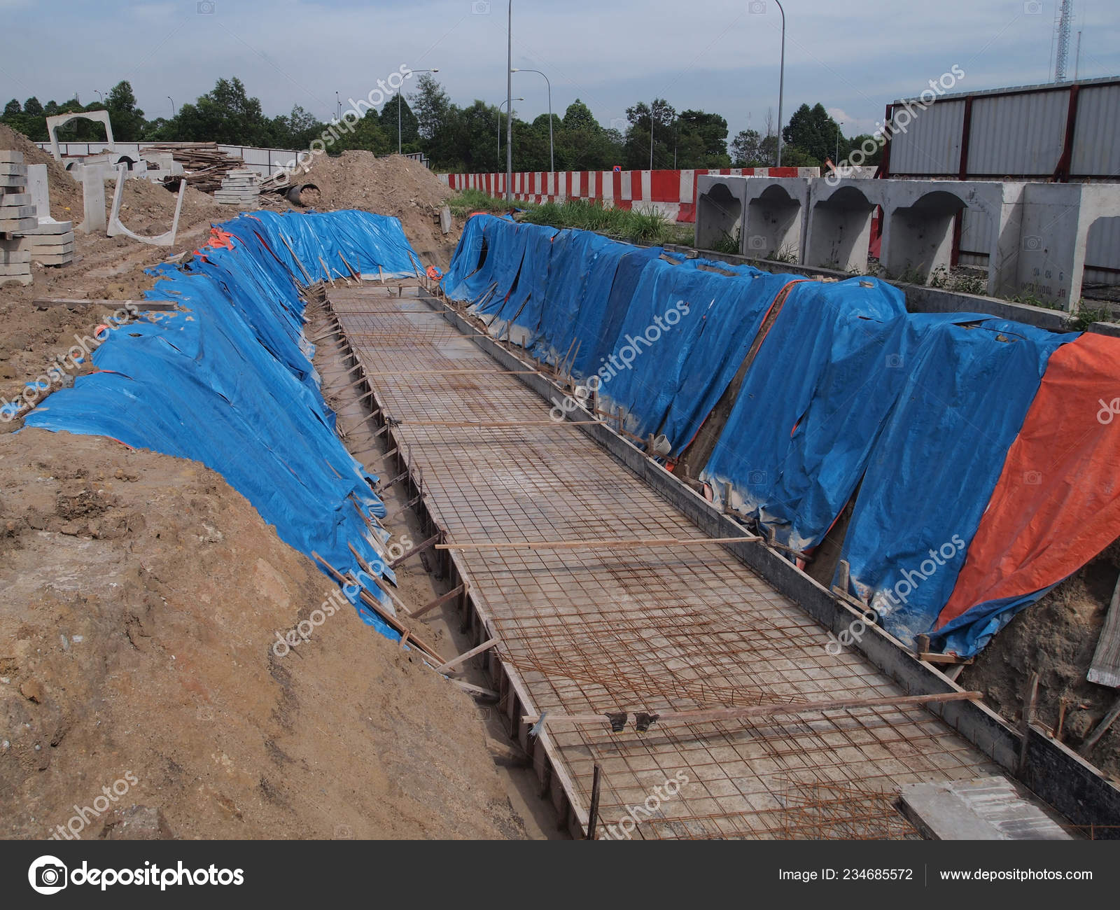 Temporary Slope Protection Using Huge Plastic Sheet Construction Site ...