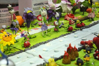 Kuala Lumpur, Malezya-25 Ağustos 2018: seçili üzerinde duruldu çocuklar kurgusal karakter modeli renkli hamuru çamurdan yapılan. 