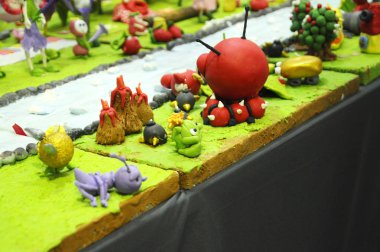 Kuala Lumpur, Malezya-25 Ağustos 2018: seçili üzerinde duruldu çocuklar kurgusal karakter modeli renkli hamuru çamurdan yapılan. 