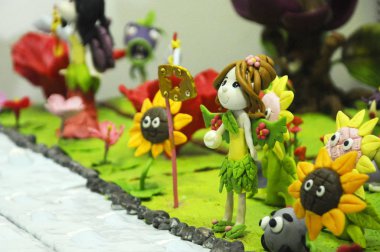 Kuala Lumpur, Malezya-25 Ağustos 2018: seçili üzerinde duruldu çocuklar kurgusal karakter modeli renkli hamuru çamurdan yapılan. 