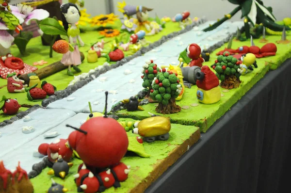 Kuala Lumpur, Malezya-25 Ağustos 2018: seçili üzerinde duruldu çocuklar kurgusal karakter modeli renkli hamuru çamurdan yapılan. 