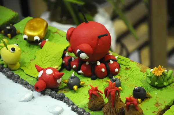 Kuala Lumpur, Malezya-25 Ağustos 2018: seçili üzerinde duruldu çocuklar kurgusal karakter modeli renkli hamuru çamurdan yapılan. 