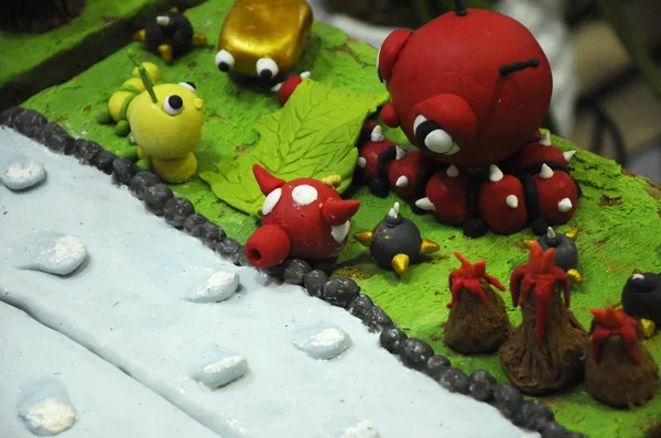 Kuala Lumpur, Malezya-25 Ağustos 2018: seçili üzerinde duruldu çocuklar kurgusal karakter modeli renkli hamuru çamurdan yapılan. 