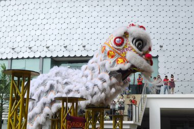 Kuala Lumpur, Malezya-12 Şubat 2018: aslan dans performansı sırasında Çin yeni yıl Festival. Beri Çince tarafından geleneksel ve kültürel bir dans mıydı geçmiş. 