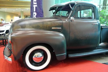 Kuala Lumpur, Malezya-23 Kasım 2018: seçili üzerinde duruldu araba spor jant lastik ile. 