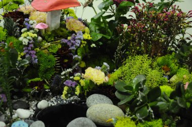 Kuala Lumpur, Malezya-28 Mart 2018: küçük bitki ve diğer malzeme yapılmış minyatür Bahçe. Yaratıcı tasarımcılar formu muhteşem sahne göre düzenlenmiş. 