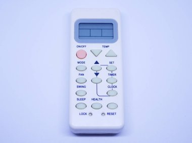 Beyaz arka plan üzerinde izole basit ve küçük klima uzaktan kumanda. 