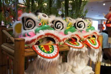 Kuala Lumpur, Malezya-26 Ocak 2018: rafa görüntülenen Çin geleneği aslan maskesi veya aslan kafa. Bu aslan dans Çin yeni yıl Festival süresince gerçekleştirilen için kullanılır.   