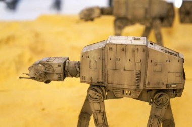 Kuala Lumpur, Malezya-26 Ekim 2018: At-walker minyatür modeli Star Wars adlı filmi serisidir. Halka toplayıcı tarafından görüntülenen. 
