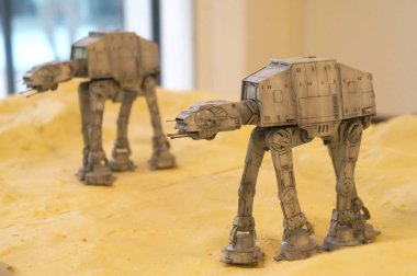 Kuala Lumpur, Malezya-26 Ekim 2018: At-walker minyatür modeli Star Wars adlı filmi serisidir. Halka toplayıcı tarafından görüntülenen. 