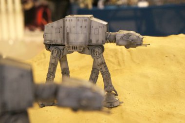 Kuala Lumpur, Malezya-26 Ekim 2018: At-walker minyatür modeli Star Wars adlı filmi serisidir. Halka toplayıcı tarafından görüntülenen. 