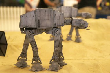 Kuala Lumpur, Malezya-26 Ekim 2018: At-walker minyatür modeli Star Wars adlı filmi serisidir. Halka toplayıcı tarafından görüntülenen. 