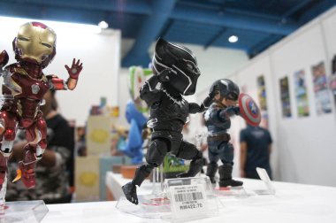 Kuala Lumpur, Malezya - 26 Kasım 2018: Kurgusal karakter aksiyon figürü siyah Panter Marvel üzerinden. Halk için toplayıcı tarafından görüntülenen aksiyon figürü