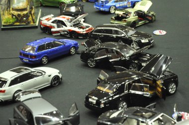 Kuala Lumpur, Malezya - 30 Mart 2017: halk için toplayıcı tarafından görüntülenen küçük ölçekli tramvay modelleri. Model orijinal mevcut model üzerinde inşa edilmiştir. 