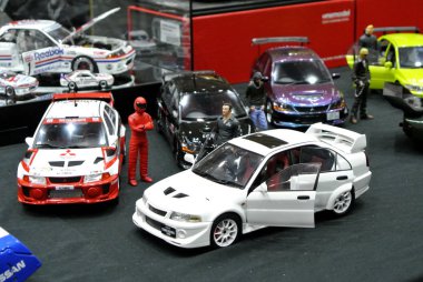Kuala Lumpur, Malezya - 30 Mart 2017: halk için toplayıcı tarafından görüntülenen küçük ölçekli sokak araba modelleri. Model üzerinde özgün varolan modeli oluşturmak. 