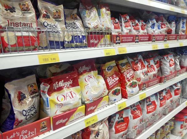 Kuala Lumpur Malasia Junio 2018 Alimentos Cereales Envasados Caja Papel —  Fotos de Stock
