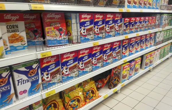 Kuala Lumpur Malasia Junio 2018 Alimentos Cereales Envasados Caja Papel —  Fotos de Stock