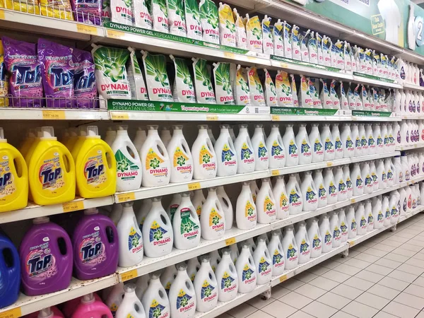 말레이시아 쿠알라룸푸르 2019 슈퍼마켓 내부의 세제에 초점을 고객이 있도록 브랜드 — 스톡 사진