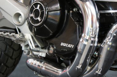 Kuala Lumpur, Malezya-Mart 24, 2018: Ducati amblem ve logolar Ducati motosiklet gövdesi. Ducati bir ünlü motosiklet Italya dünyanın üreten biridir. 