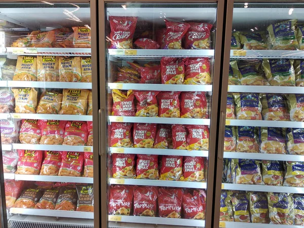 Kuala Lumpur Malezja Lipca 2019 Pakowane Samorodka Kurczaka Różnych Marki — Zdjęcie stockowe