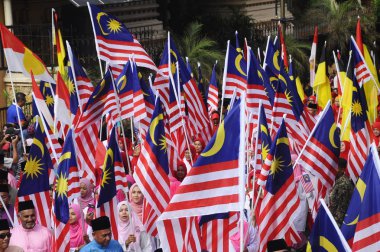 Kuala Lumpur, Malezya -31 Ağustos 2018: Malezya Vatandaşı tarafından Malezya Independance Günü sırasında Malezya Bayrağı Geçit Töreni. 