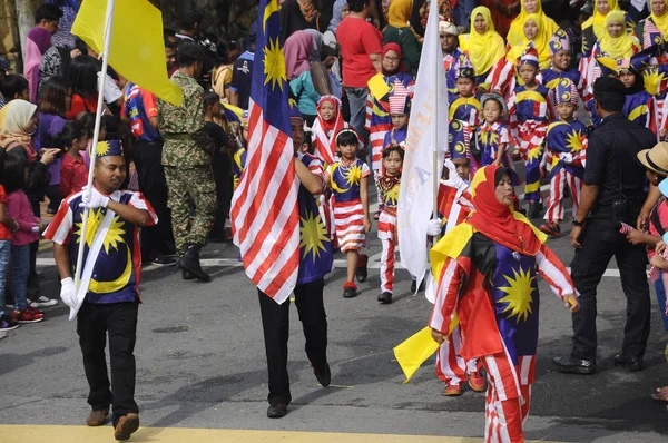 Kuala Lumpur Malásia Agosto 2018 Desfile Bandeira Malásia Por Cidadão — Fotografia de Stock