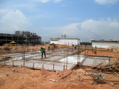 Serdang, Malezya-5 Nisan 2018: inşaat altında zemin ışın Inşa. Çelik betonarme ve kalıp kereste ve kontrplak yapılmış yapılmış. İşçiler tarafından inşa edilmiş. 