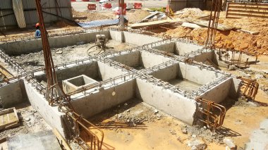 Serdang, Malezya-5 Nisan 2018: inşaat altında zemin ışın Inşa. Çelik betonarme ve kalıp kereste ve kontrplak yapılmış yapılmış. İşçiler tarafından inşa edilmiş. 