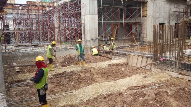 Serdang, Malezya-5 Nisan 2018: inşaat altında zemin ışın Inşa. Çelik betonarme ve kalıp kereste ve kontrplak yapılmış yapılmış. İşçiler tarafından inşa edilmiş. 