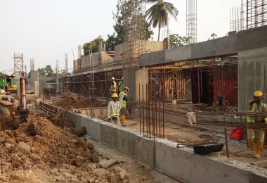 Serdang, Malezya-5 Nisan 2018: inşaat altında zemin ışın Inşa. Çelik betonarme ve kalıp kereste ve kontrplak yapılmış yapılmış. İşçiler tarafından inşa edilmiş. 