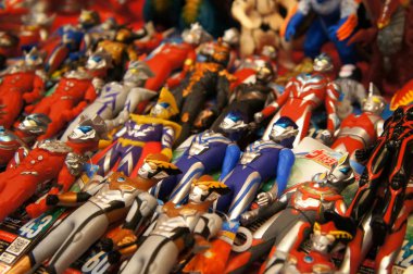 Kuala Lumpur, Malezya -6 Ekim 2018: Japon popüler dizisi Ultraman'ın kurgusal karakter aksiyon figürüne odaklandı. Serisine ve dönemine bağlı olarak çeşitli Ultraman türü.  