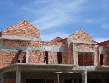 Kuala Lumpur, Malezya -16 Haziran 2019: Malezya'da yapım aşamasında olan çift katlı lüks teras ev. Modern ve çağdaş bir tarza sahip bir mimar tarafından tasarlanmıştır. 