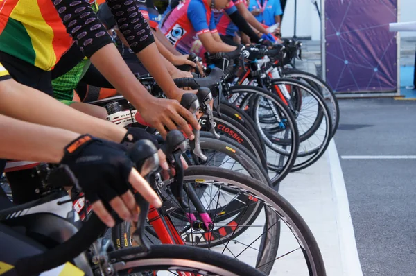 Kuala Lumpur Malajsie Března 2019 Skupina Ženských Cyklistů Připravena Být — Stock fotografie