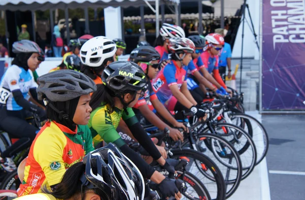 Kuala Lumpur Malajsie Března 2019 Skupina Ženských Cyklistů Připravena Být — Stock fotografie