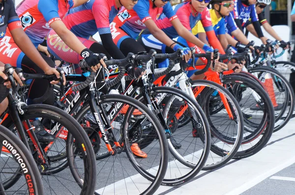 Kuala Lumpur Malaisie Mars 2019 Groupe Cyclistes Féminines Prêtes Être — Photo