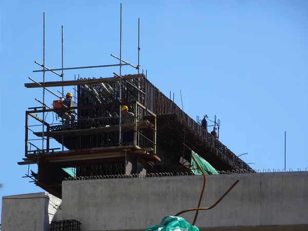 Kuala Lumpur Malaysia January 2017 Construction Workers Working Height Construction — стоковое фото