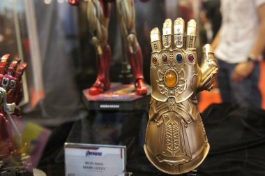 Kuala Lumpur, Malezya -22 Haziran 2019: Marvel Iron Man çizgi roman ve filmlerinden Iron Man karakteri aksiyon figürüne odaklandı. Satılık koleksiyoncu tarafından görüntülenir. 