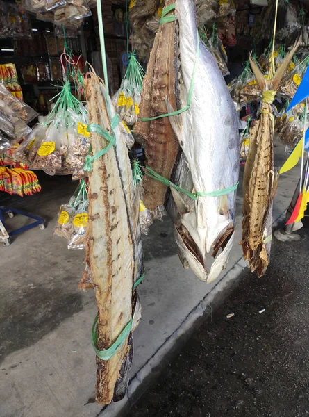 Mersing Malaysia June 2019 Salted Dried Fish Hung Seller Shop — стоковое фото