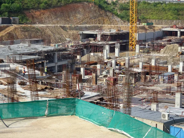 クアラルンプール マレーシア 7月24 2017 乱雑で忙しい建設現場 地上と基礎の仕事を始める 地上梁と柱の建設が進行中 — ストック写真