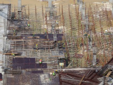 Kuala Lumpur, Malezya -31 Ocak 2016: Gündüz devam eden bir şantiyenin havadan görünümü. 