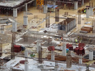 Kuala Lumpur, Malezya -31 Ocak 2016: Gündüz devam eden bir şantiyenin havadan görünümü. 