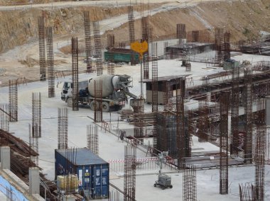 Kuala Lumpur, Malezya -31 Ocak 2016: Gündüz devam eden bir şantiyenin havadan görünümü. 