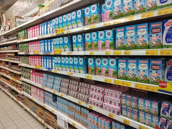 Kuala Lumpur Malasia Julio 2019 Leche Láctea Expuesta Estante Dentro — Foto de Stock